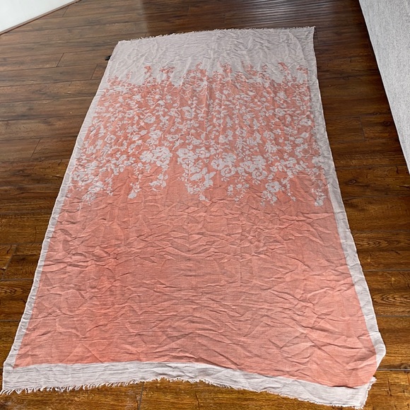 Scarf - Picture 1 of 3